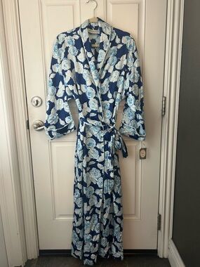 Vintage Christian Dior New With Tags/Deadstock Blue and White Floral Robe
